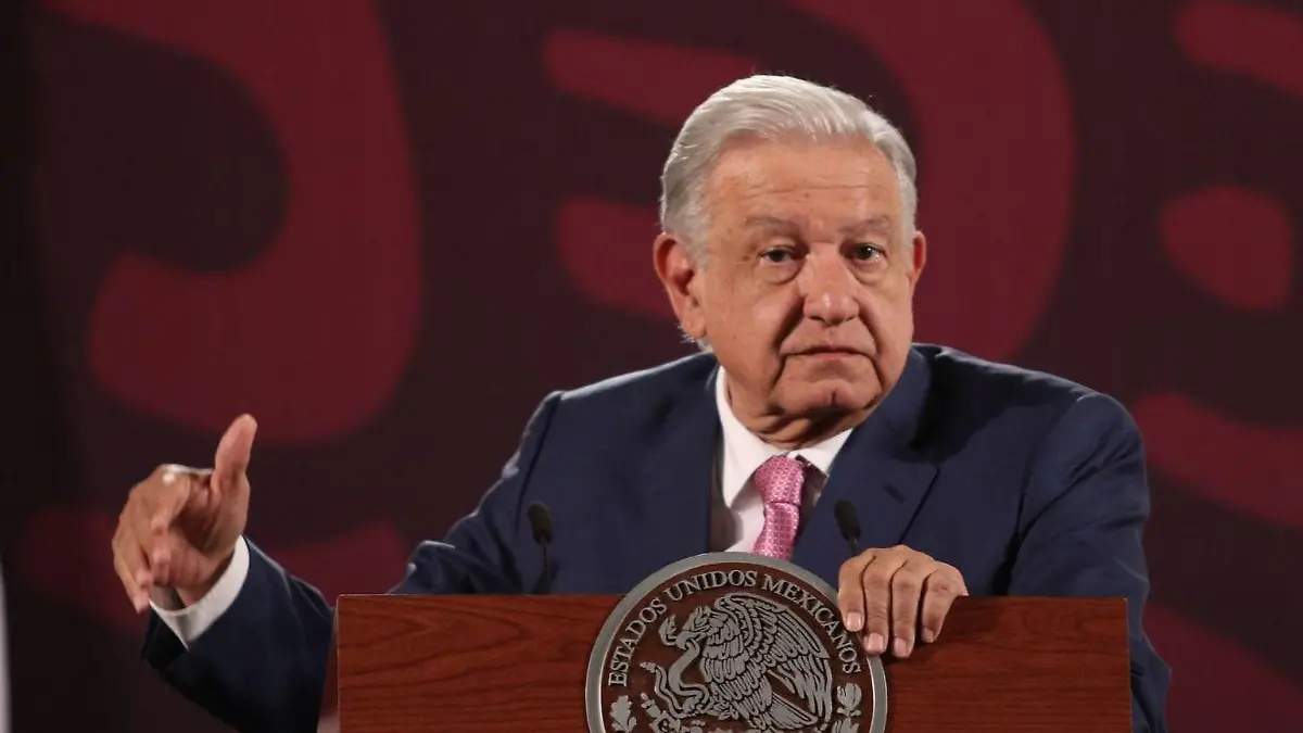 AMLO (2)